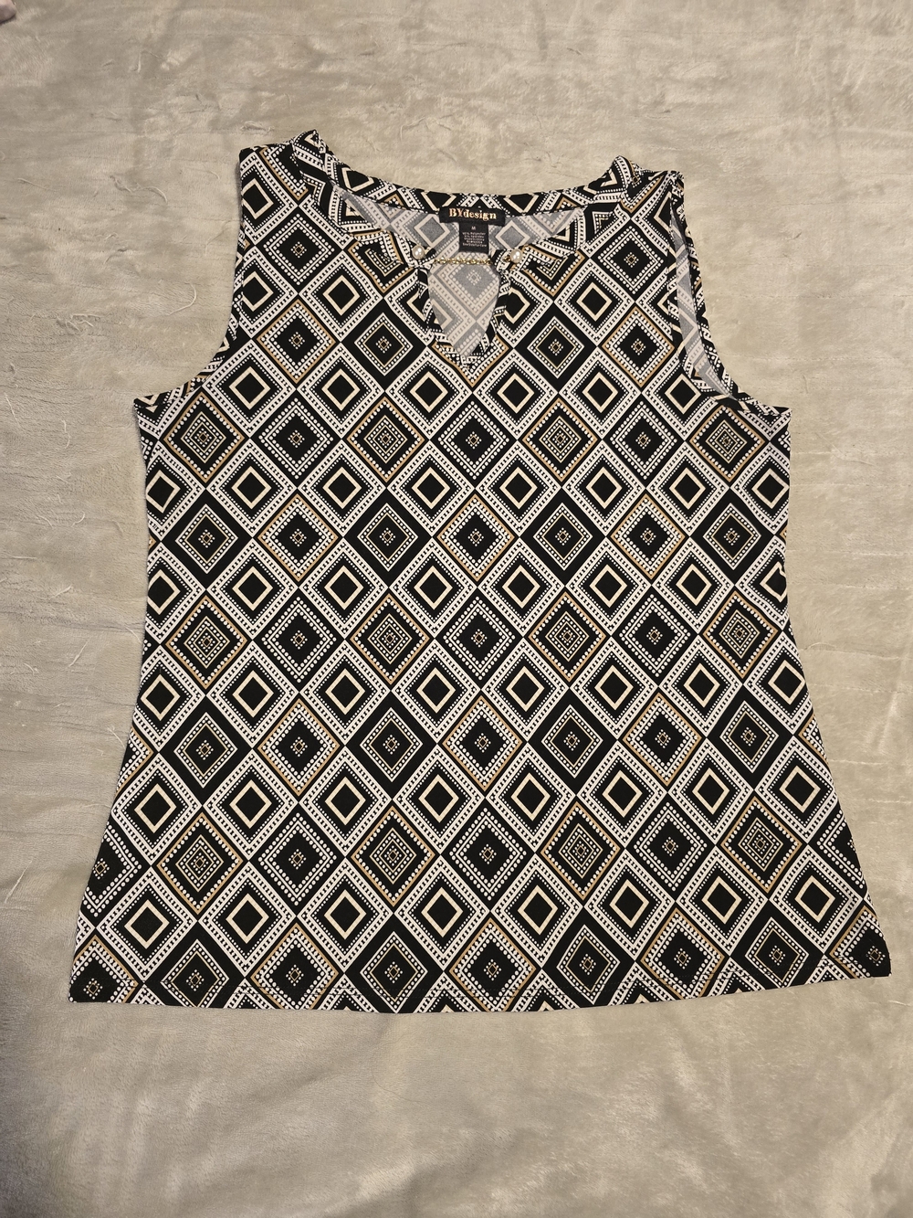 BYdesign Black Gold Geometric Diamond Split Neck Blouse M